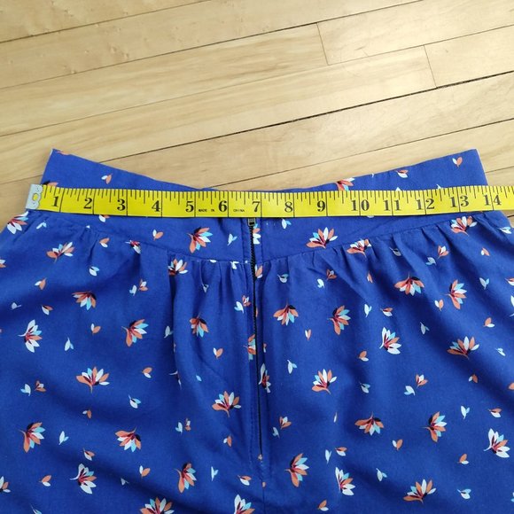 Skater skirt with fun print - Picture 7 of 9